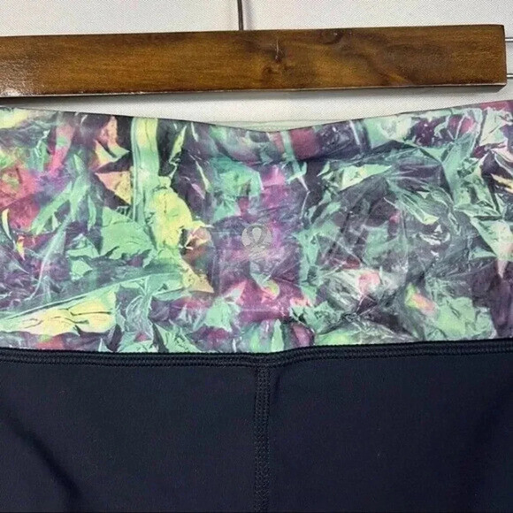 Lululemon Var-City Mesh Leg Crop Athletic Pants 8 - Picture 3 of 5